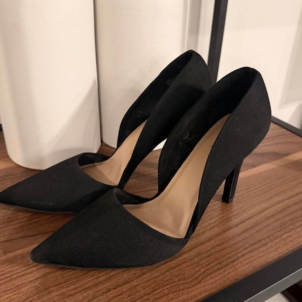 Mia Women's Black Courts